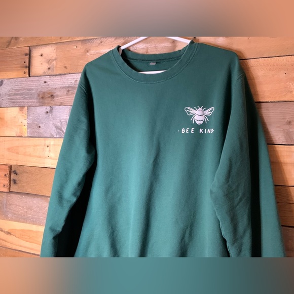 Bee Kind sweater - Picture 8 of 12
